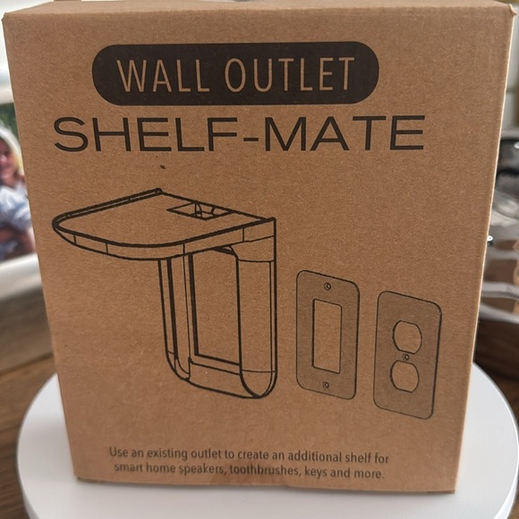 Wall Outlet SHELF-MATE - Picture 2 of 3